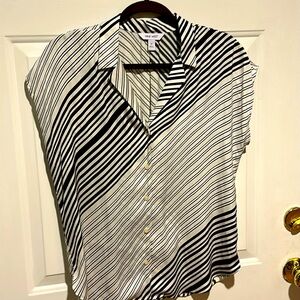 Women’s Nine West short sleeved polyester button down striped blouse size medium
